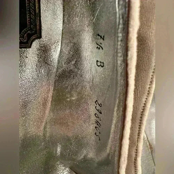 👑👑👑VINTAGE 1968 Christian Dior TAN Velvet Rhinestone Heel Shoes w/ CD Buckle - Picture 5 of 15